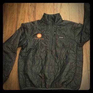 Patagonia men’s half zip puffy
